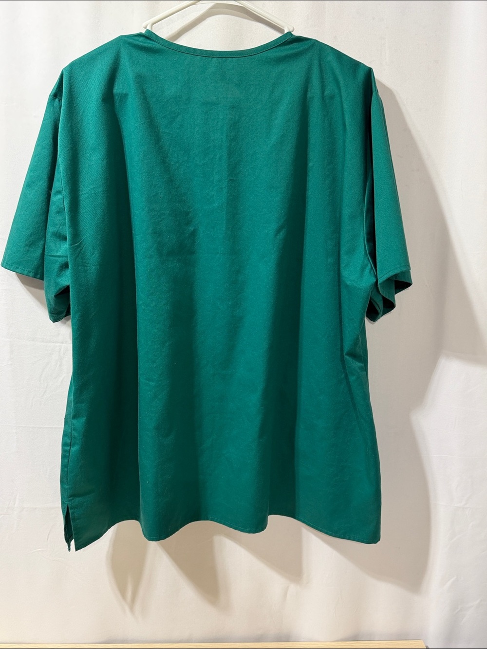Medical scrub top WonderWink Teal Green V-Neck Scrub Top with Gold Glitter Logo - Picture 3 of 8